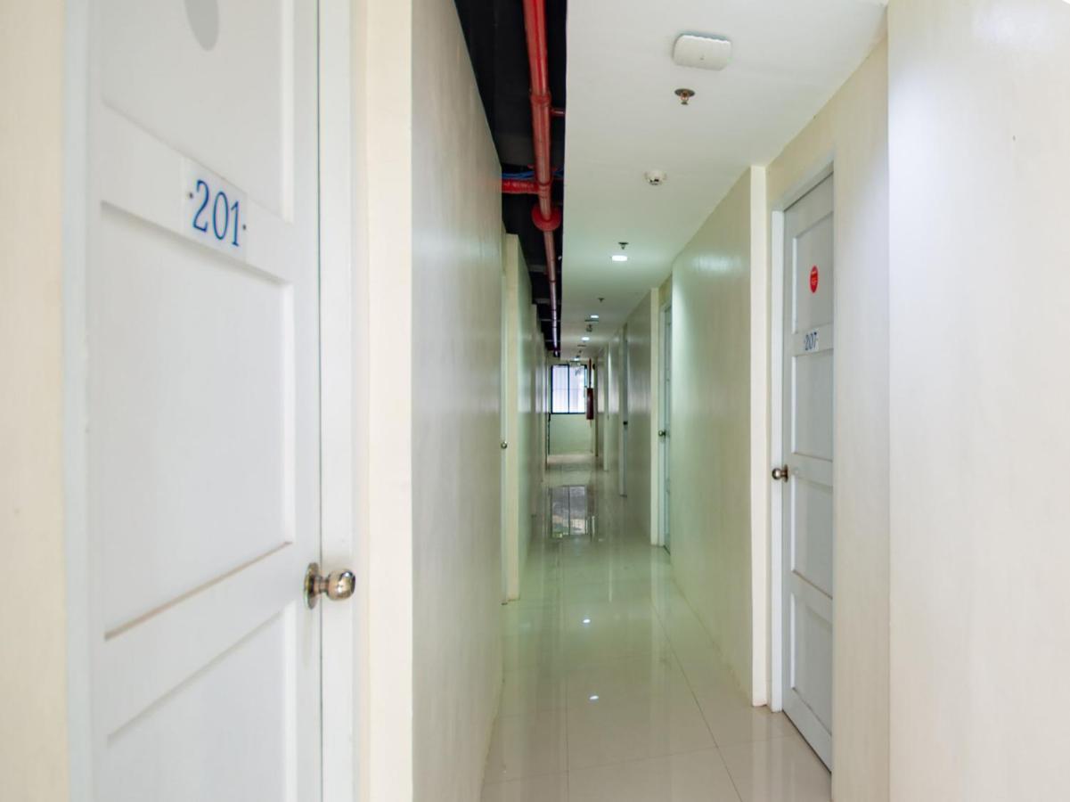 Oyo 707-908 Salinas Suites Cebu Exterior photo